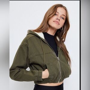 Pacsun olive green bomber jacket with Sherpa hood. Cropped size Small